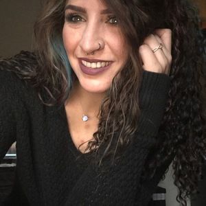 Meet your Posher, Alma